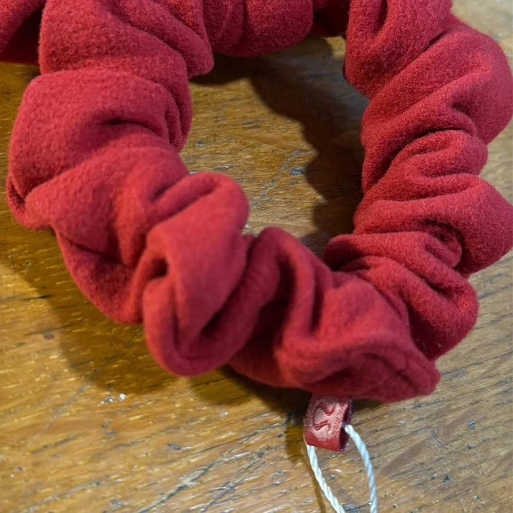 Lululemon scrunchie with bows - red - Picture 2 of 2